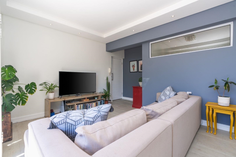 1 Bedroom Property for Sale in Vredehoek Western Cape